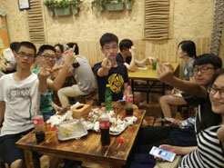 龙陵烧烤加盟,学烧烤技术,开烧烤店多少钱疯狂烤翅加盟